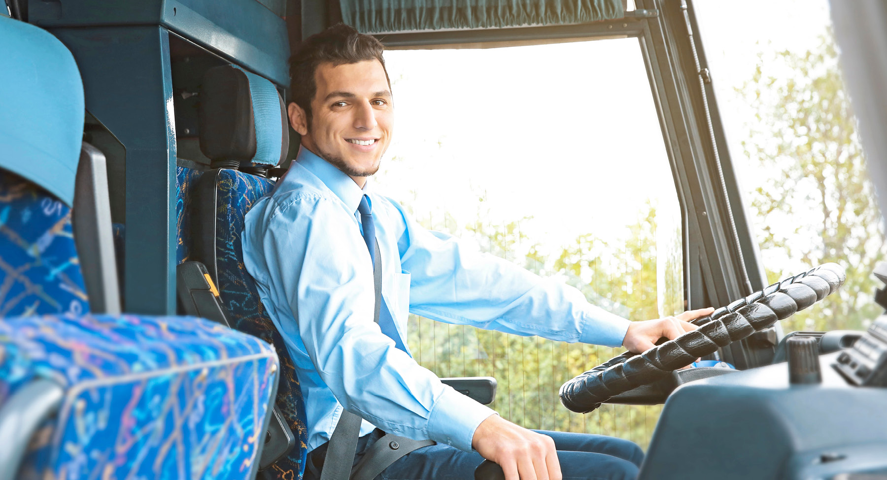 25-02_Header_Bus-mieten_Transferfahrten