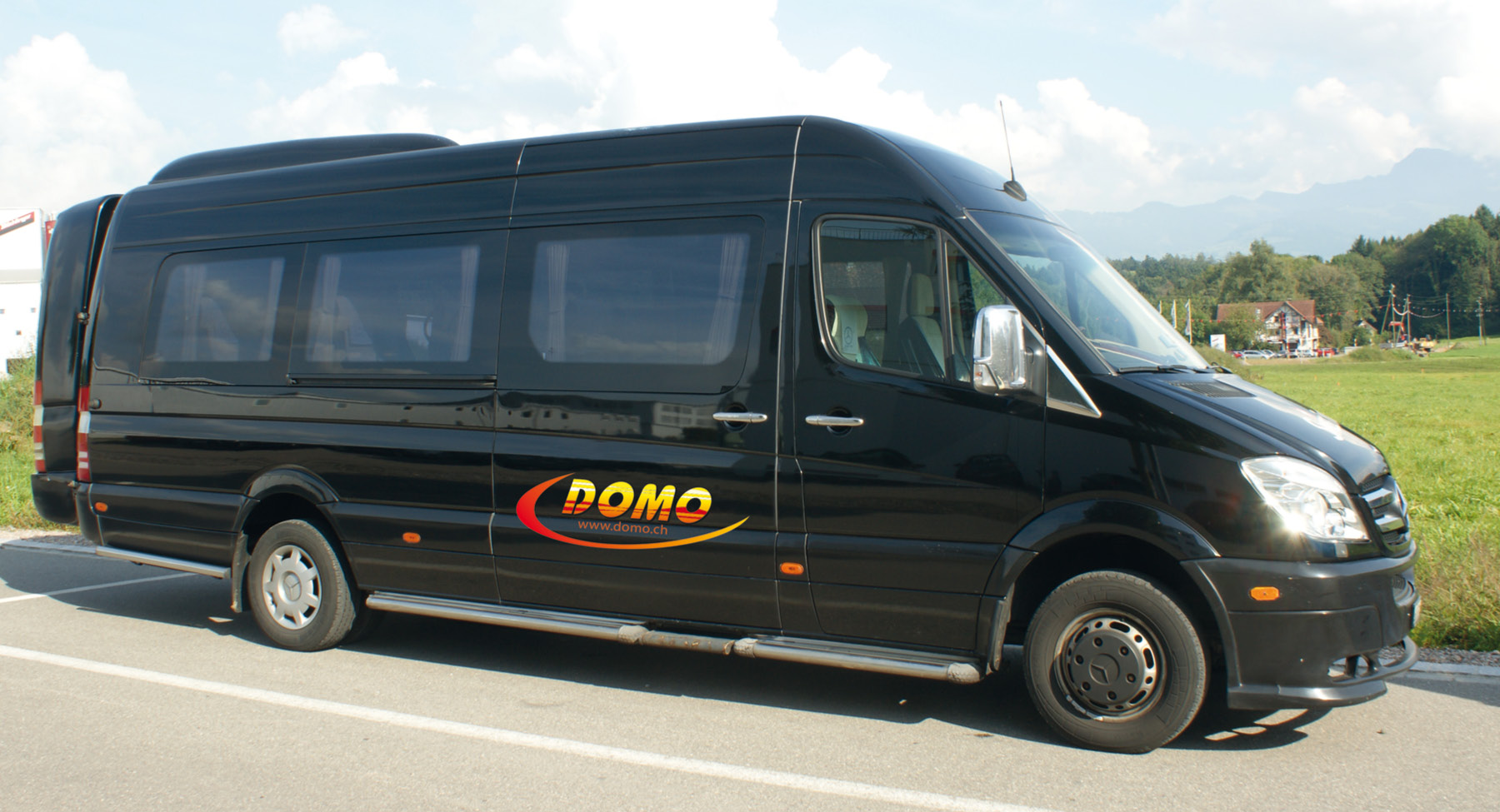 24-307_Header_Van_5-8